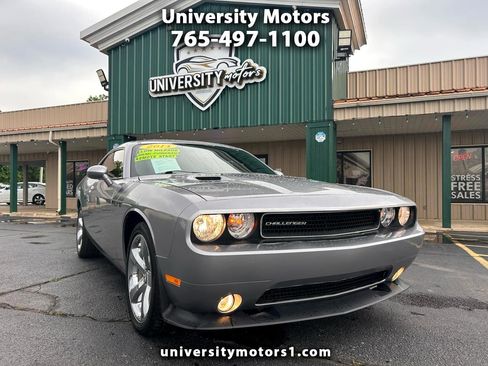Used 2014 Dodge Challenger R/T image 1