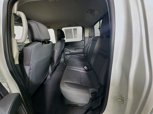 Used 2024 Nissan Frontier SV w/ SV Convenience Package image 25