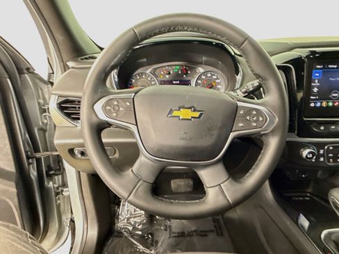 Used 2023 Chevrolet Traverse LT FWD image 13