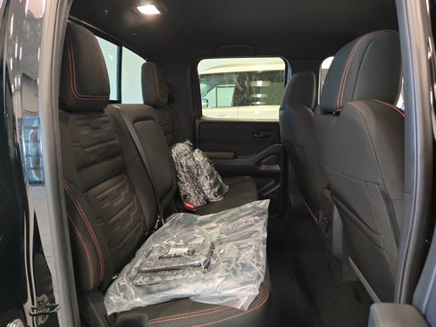 New 2026 Nissan Frontier PRO-4X w/ Pro-4x Convenience Package AWD/4WD image 15