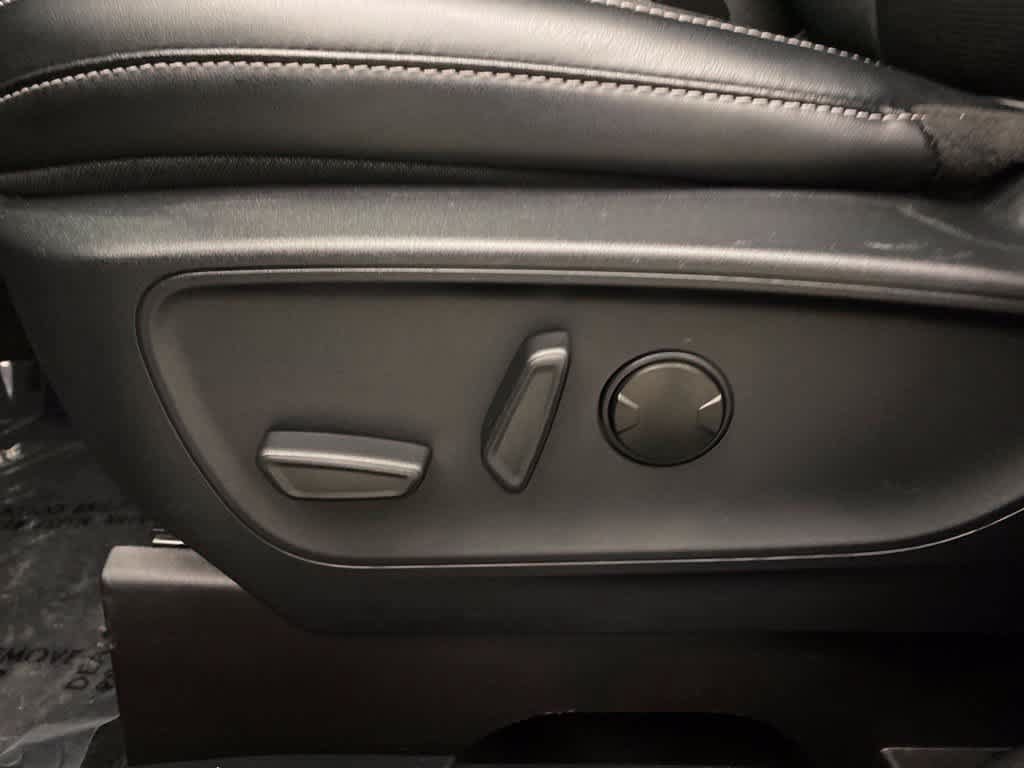 Used 2025 Ford Escape Platinum AWD/4WD image 13