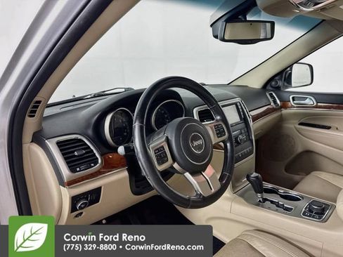 Used 2011 Jeep Grand Cherokee Limited w/ Luxury Group II AWD/4WD image 11