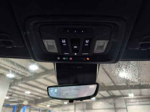 Used 2025 Chevrolet Silverado 2500 ZR2 image 13