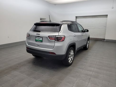 Used 2025 Jeep Compass Limited AWD/4WD image 9