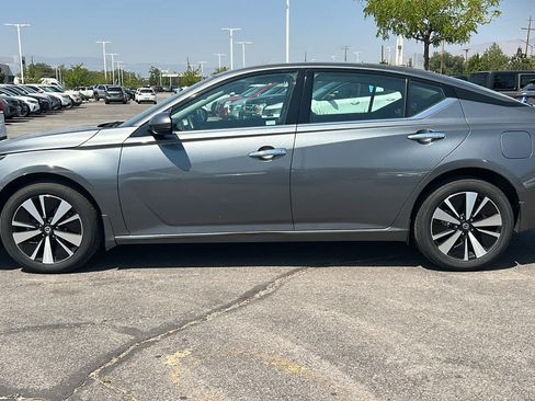 Used 2020 Nissan Altima 2.5 SV AWD/4WD image 8