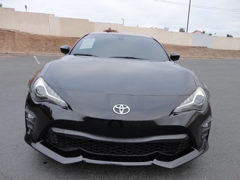 Used 2018 Toyota 86 image 3