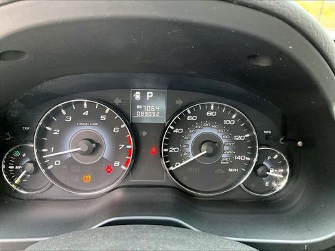 Used 2010 Subaru Outback 2.5i Premium AWD/4WD image 18