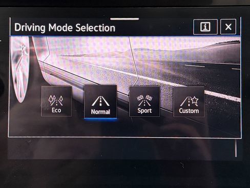 Used 2021 Volkswagen Tiguan SEL w/ 2-Row Tiguan MDO Package image 21