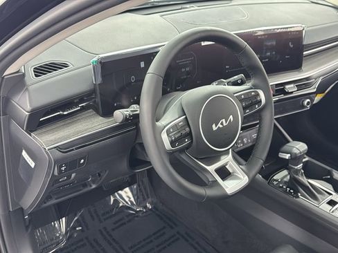 New 2025 Kia K5 EX image 32