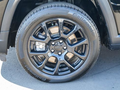 Used 2023 Jeep Compass Altitude image 8