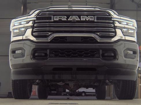 Used 2025 RAM 2500 Laramie AWD/4WD image 7
