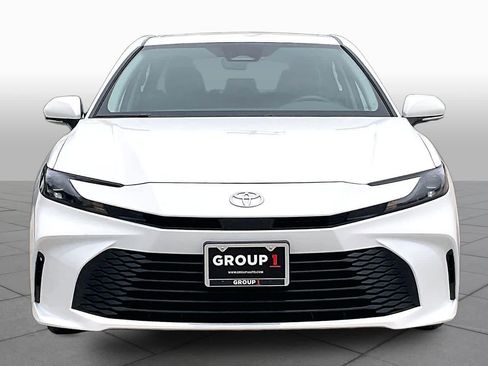 Used 2025 Toyota Camry LE w/ Convenience Package FWD image 4