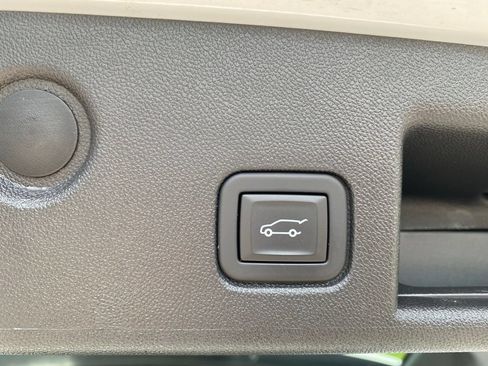 Used 2024 Chevrolet Equinox LT FWD image 28
