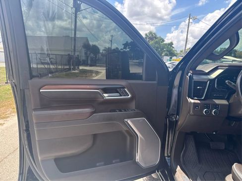 Used 2025 GMC Sierra 2500 Denali w/ Denali Reserve Package AWD/4WD image 21