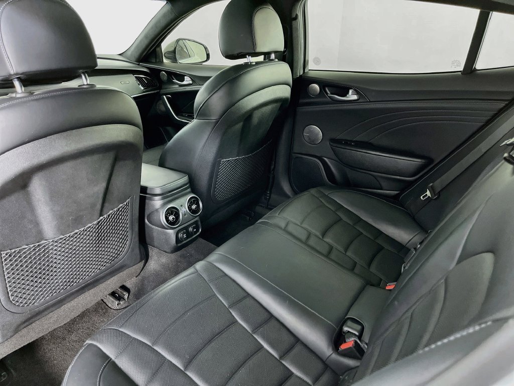 Used 2022 Kia Stinger GT2 RWD image 32