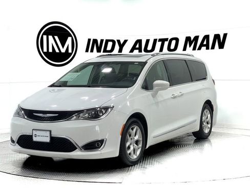 Used 2018 Chrysler Pacifica Touring-L Plus image 8
