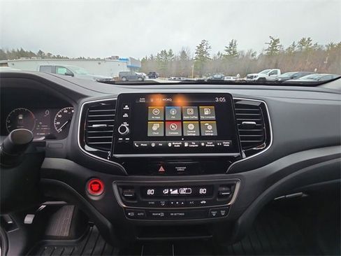 Used 2024 Honda Ridgeline Sport image 11