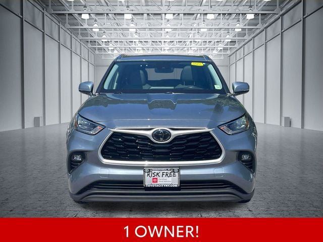 Used 2020 Toyota Highlander XLE AWD/4WD image 2