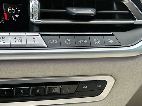 Used 2021 BMW X5 xDrive40i w/ M Sport Package AWD/4WD image 30