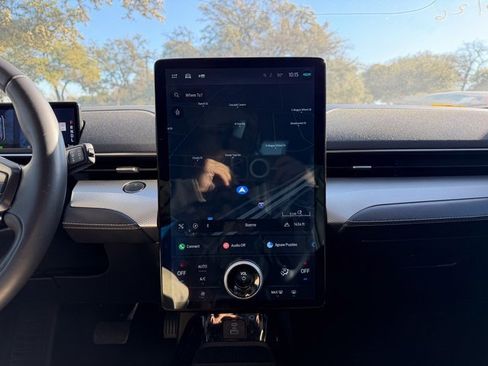 Used 2021 Ford Mustang Mach-E Select image 13