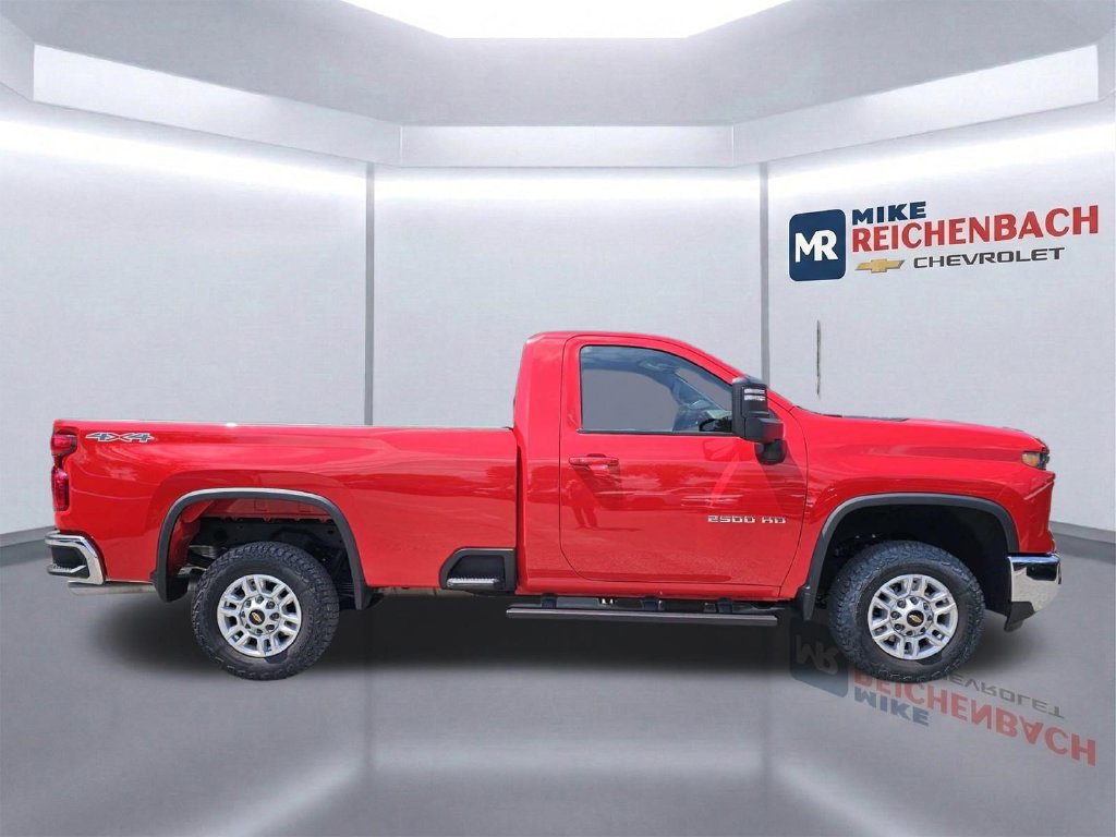 Used 2025 Chevrolet Silverado 2500 LT w/ Convenience Package AWD/4WD image 3
