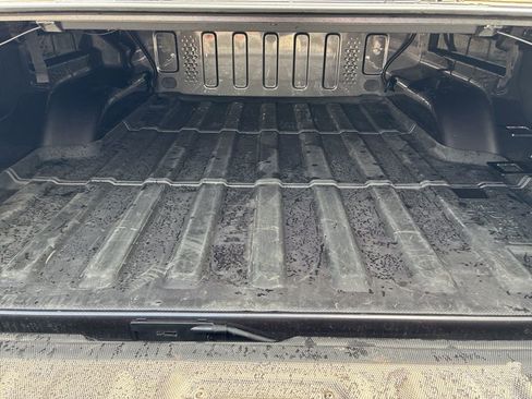 Used 2025 Jeep Gladiator Mojave image 9