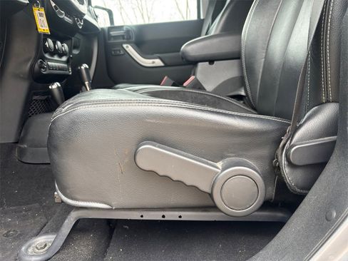 Used 2018 Jeep Wrangler Unlimited Sahara w/ Trailer Tow Group image 26