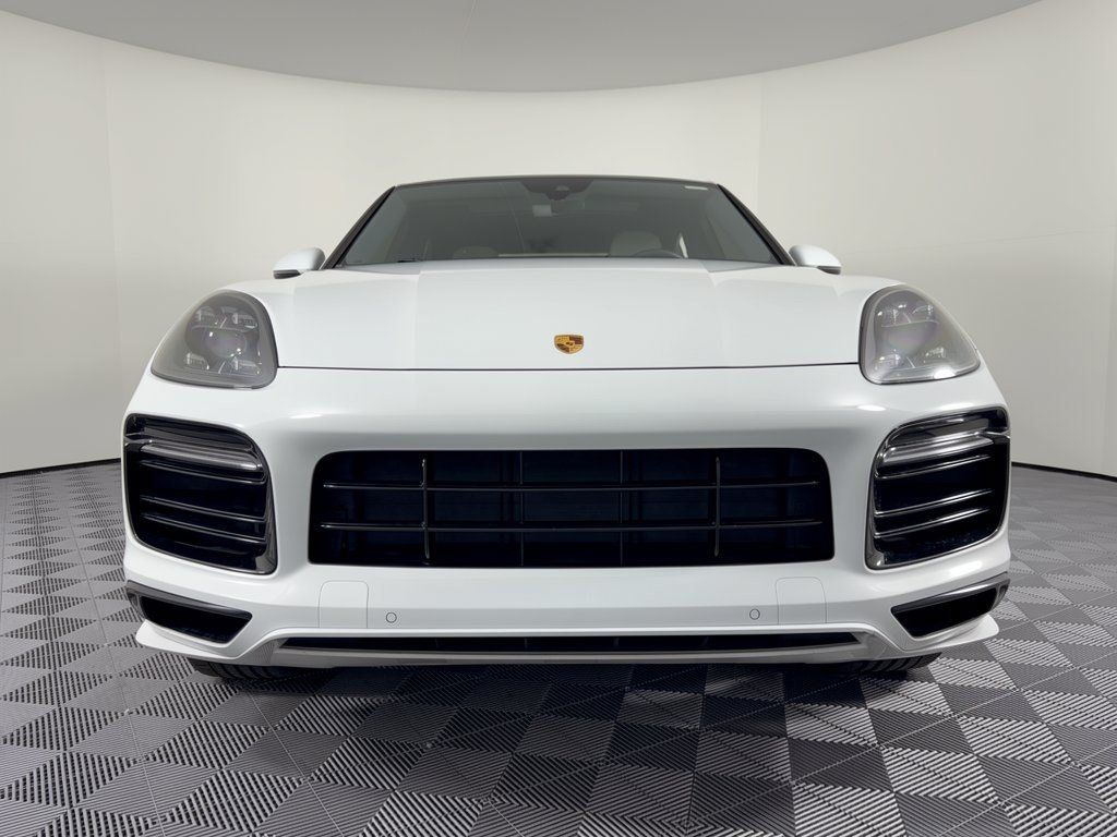 Used 2022 Porsche Cayenne GTS AWD/4WD image 6