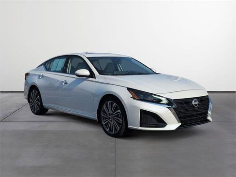 Used 2025 Nissan Altima 2.5 SL image 7