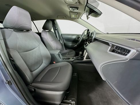 Used 2024 Toyota Corolla Cross LE image 29