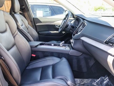Used 2023 Volvo XC90 T8 Ultimate w/ Protection Package Premier AWD/4WD image 18