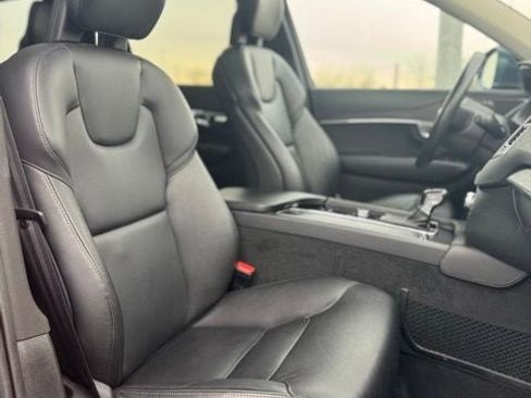 Used 2020 Volvo XC90 T5 Momentum image 25