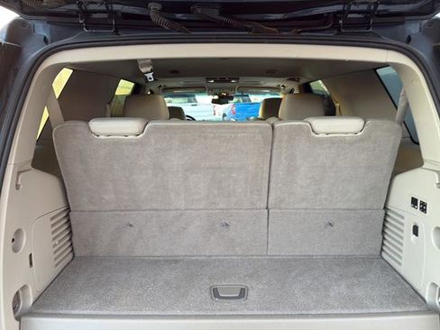 Used 2019 Cadillac Escalade Premium Luxury image 14