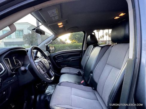Used 2017 Nissan Titan S image 23