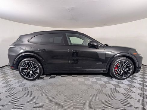 New 2026 Porsche Cayenne Turbo AWD/4WD image 8