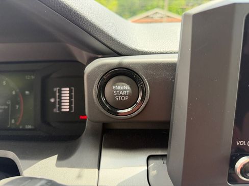Certified 2026 Toyota Tacoma SR5 AWD/4WD image 22