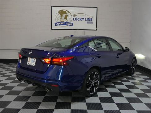 Used 2024 Nissan Altima 2.5 SR image 9