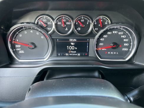 Used 2022 Chevrolet Silverado 1500 LT w/ Convenience Package II AWD/4WD image 25
