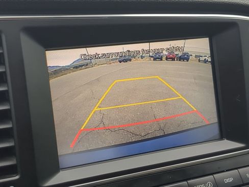 Used 2017 Hyundai Elantra SE image 12