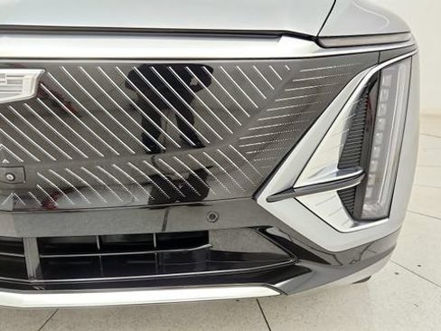 Used 2024 Cadillac Lyriq Luxury AWD/4WD image 25