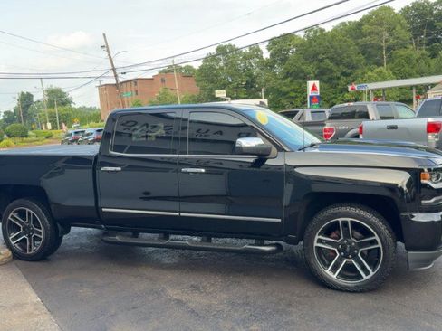 Used 2017 Chevrolet Silverado 1500 LTZ Z71 w/ LPO, Black Pack AWD/4WD image 5