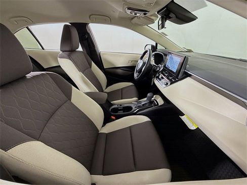 Certified 2025 Toyota Corolla LE image 25