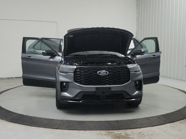 Used 2025 Ford Explorer ST-Line w/ Premium Package RWD image 11