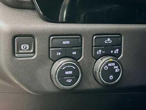 Used 2022 Chevrolet Silverado 1500 LT image 16