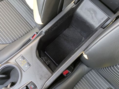 Used 2023 Toyota Camry SE image 23