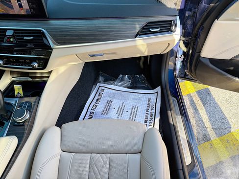 Used 2021 BMW 540i w/ Premium Package RWD image 17