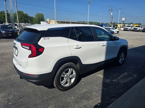 Used 2023 GMC Terrain SLE w/ LPO, Floor Liner Package AWD/4WD image 5