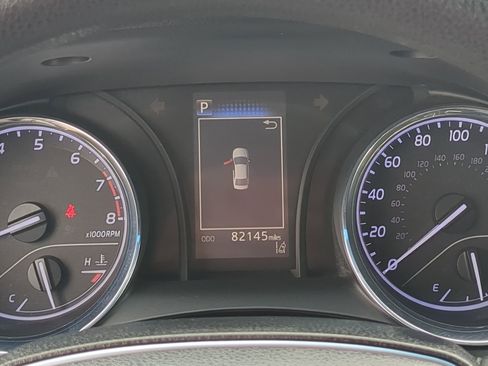 Used 2018 Toyota Camry LE FWD image 11