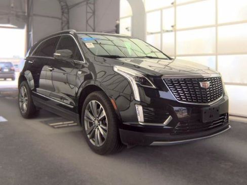 Used 2022 Cadillac XT5 Premium Luxury FWD image 3