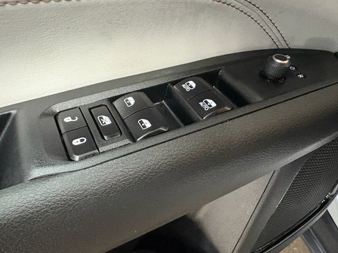 Used 2024 Jeep Compass Limited image 12